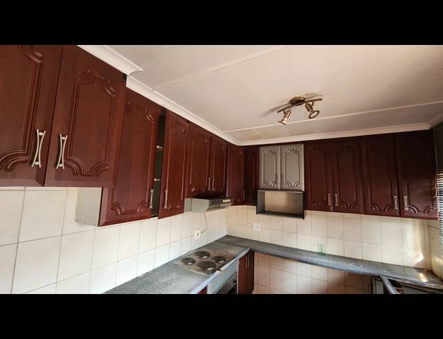 4 BEDROOM FREESTANDING FOR SALE IN ALLANDALE